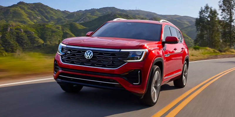 2024 Volkswagen Atlas in red