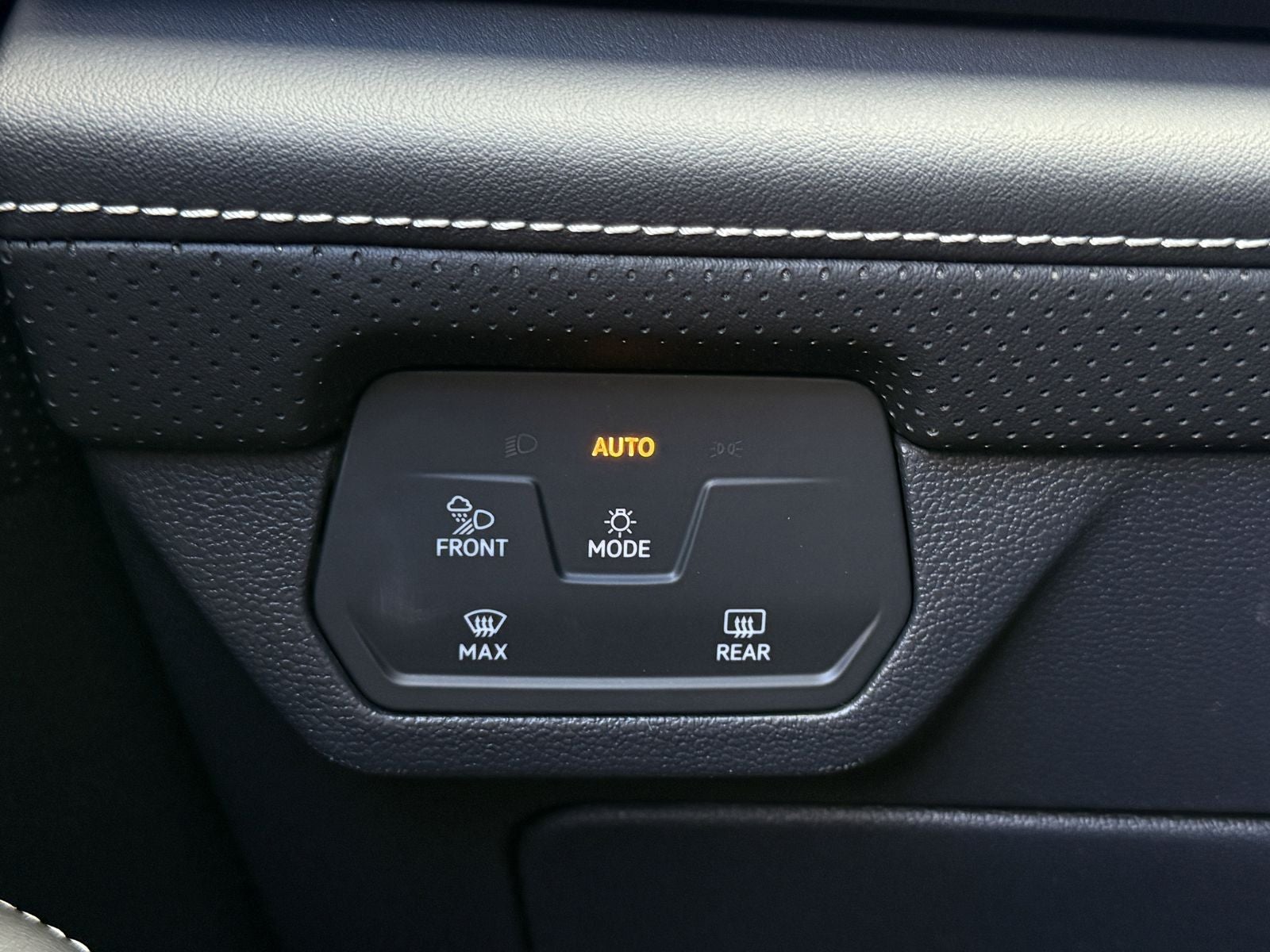 2026 Volkswagen Atlas Cross Sport 2.0T SEL R-Line Black