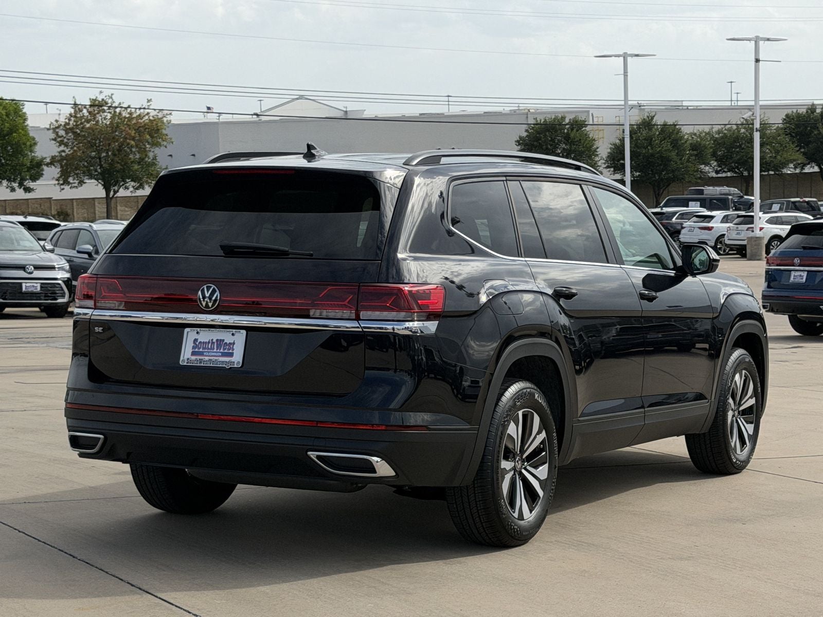 2026 Volkswagen Atlas 2.0T SE