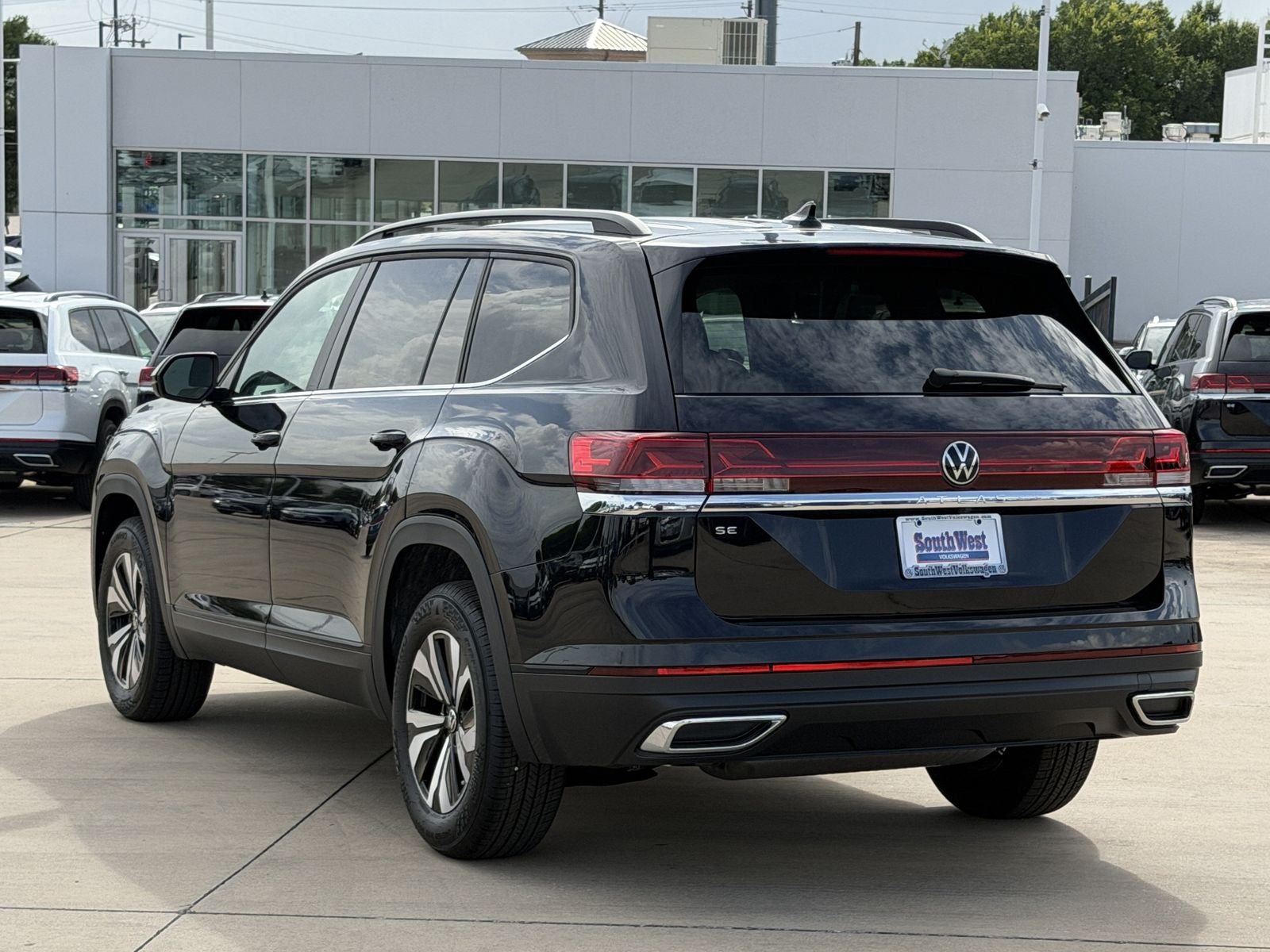 2026 Volkswagen Atlas 2.0T SE