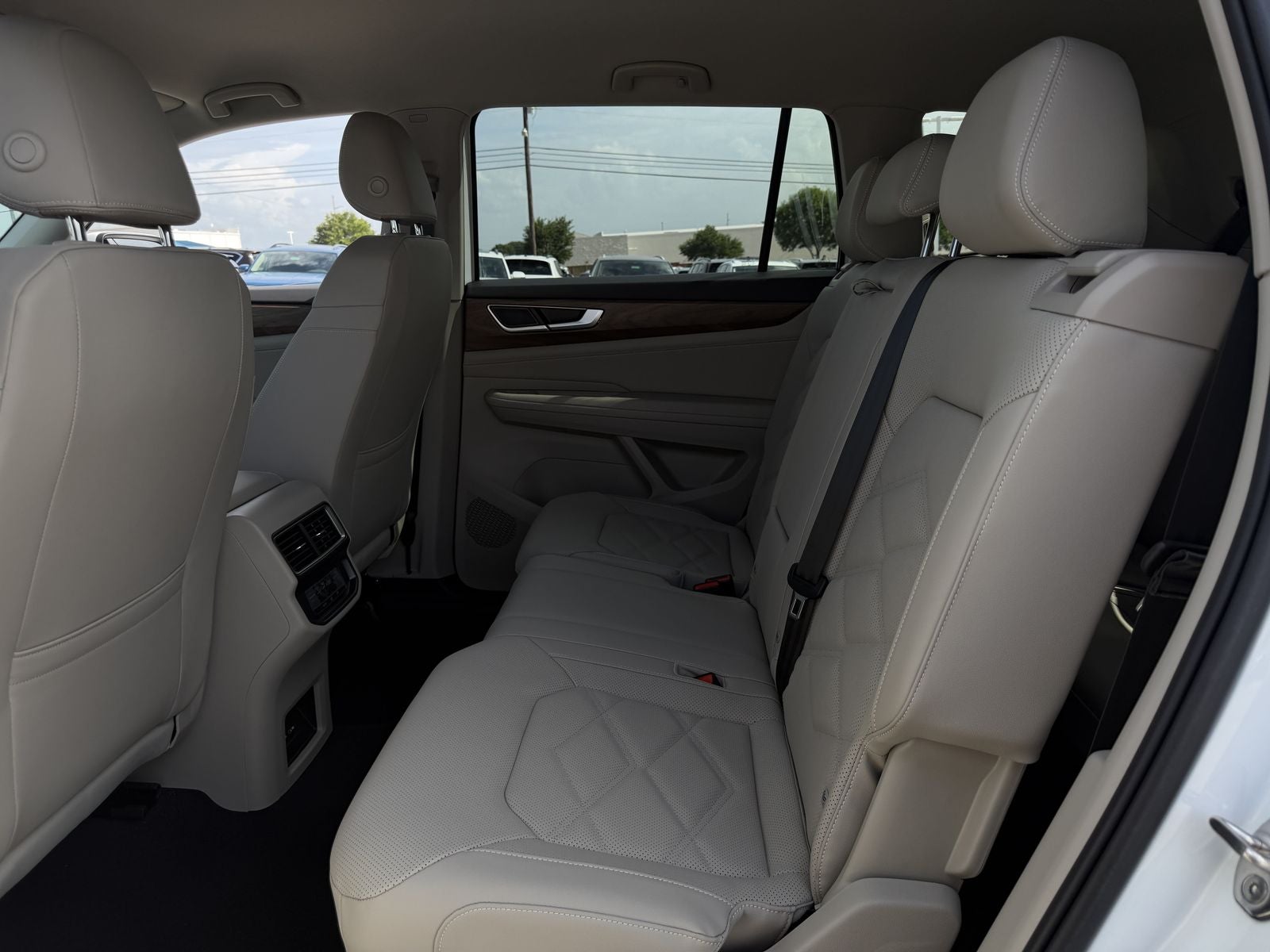 2026 Volkswagen Atlas 2.0T SE