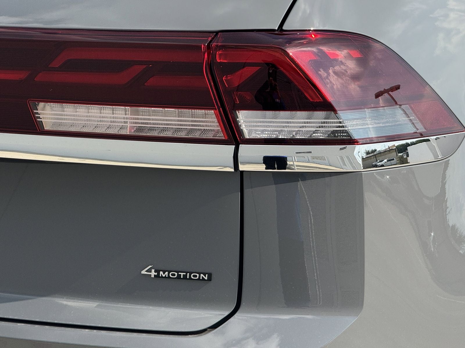 2026 Volkswagen Atlas Cross Sport 2.0T SEL Premium R-Line