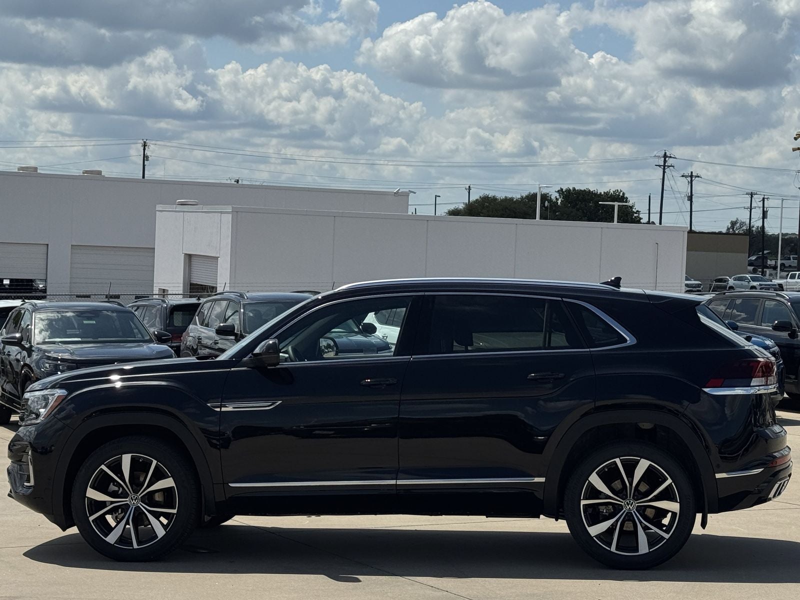 2026 Volkswagen Atlas Cross Sport 2.0T SEL Premium R-Line