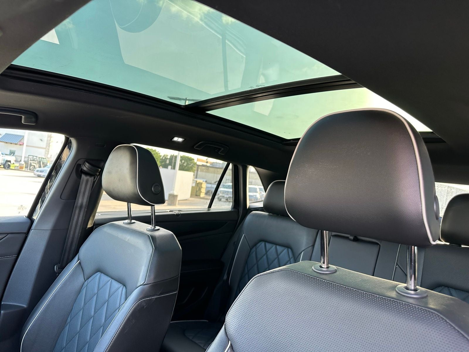 2024 Volkswagen Atlas Cross Sport 2.0T SEL Premium R-Line