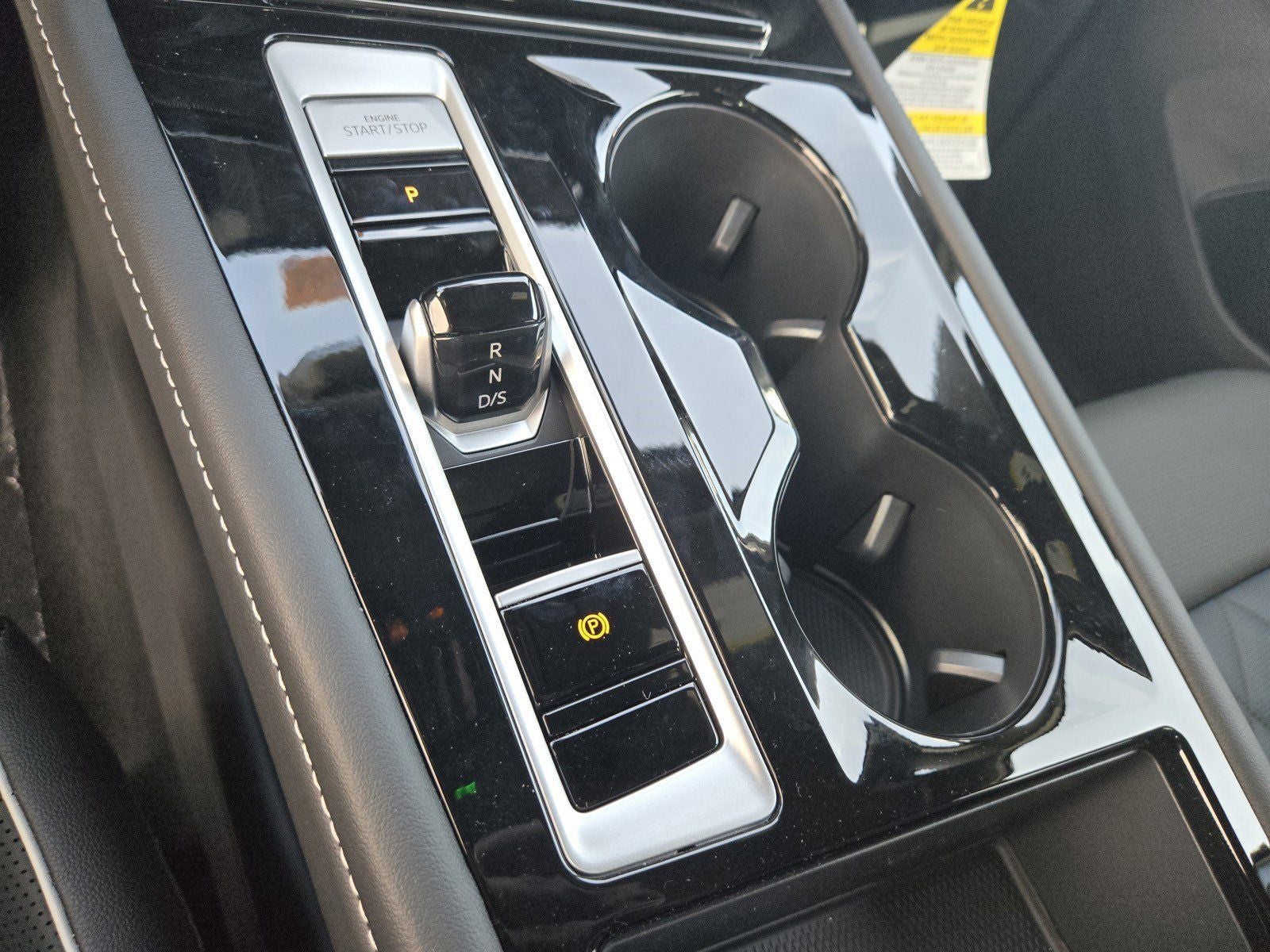 2024 Volkswagen Atlas Cross Sport 2.0T SEL Premium R-Line