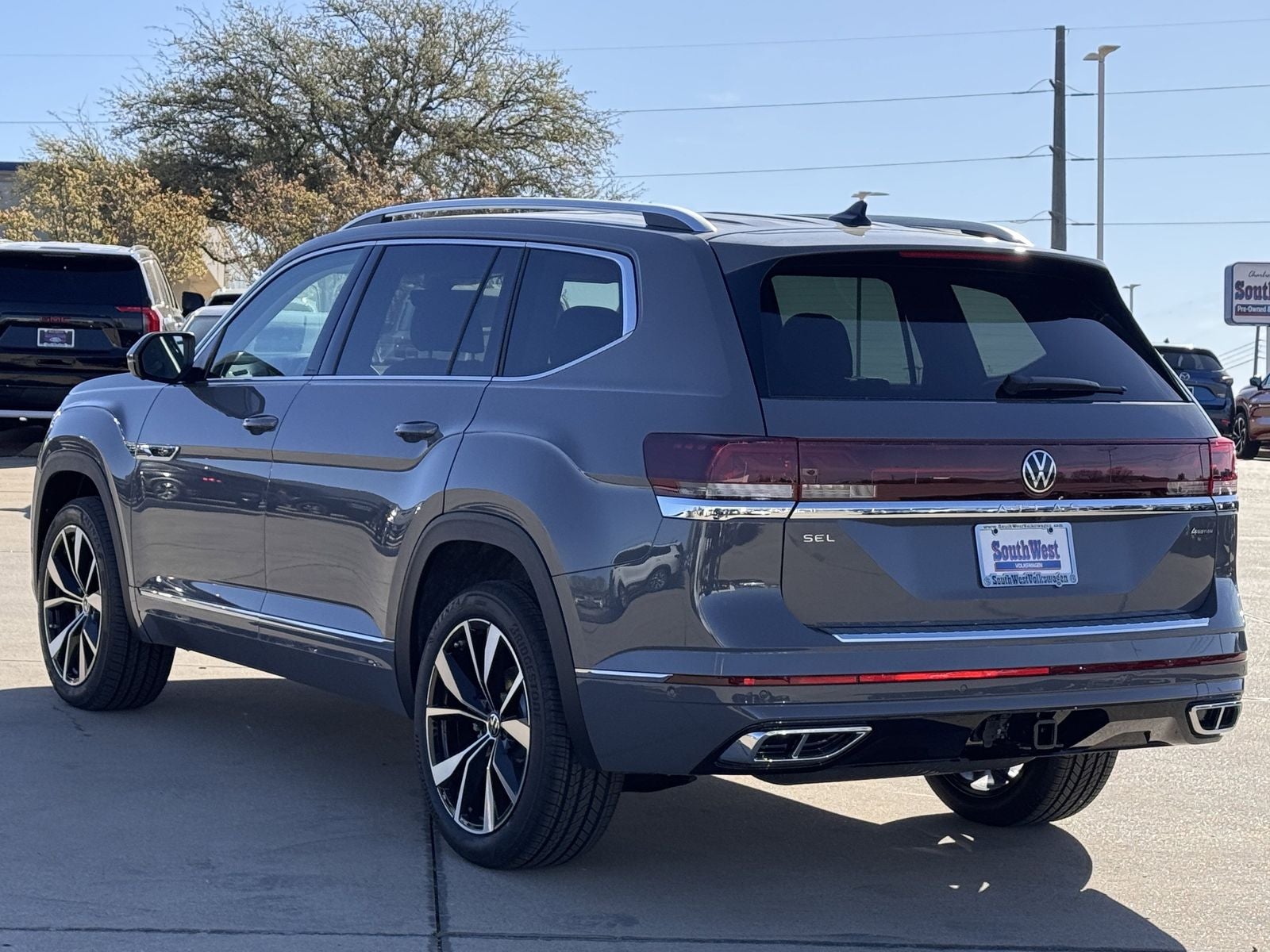 2026 Volkswagen Atlas 2.0T SEL Premium R-Line