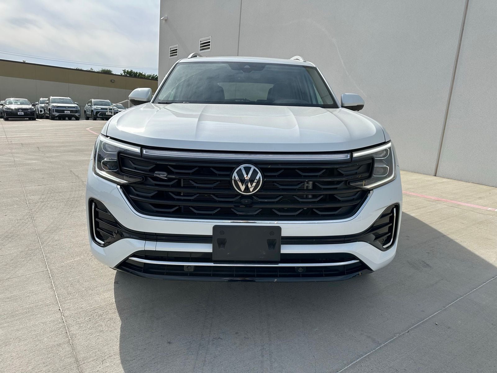 2024 Volkswagen Atlas 2.0T SEL Premium R-Line
