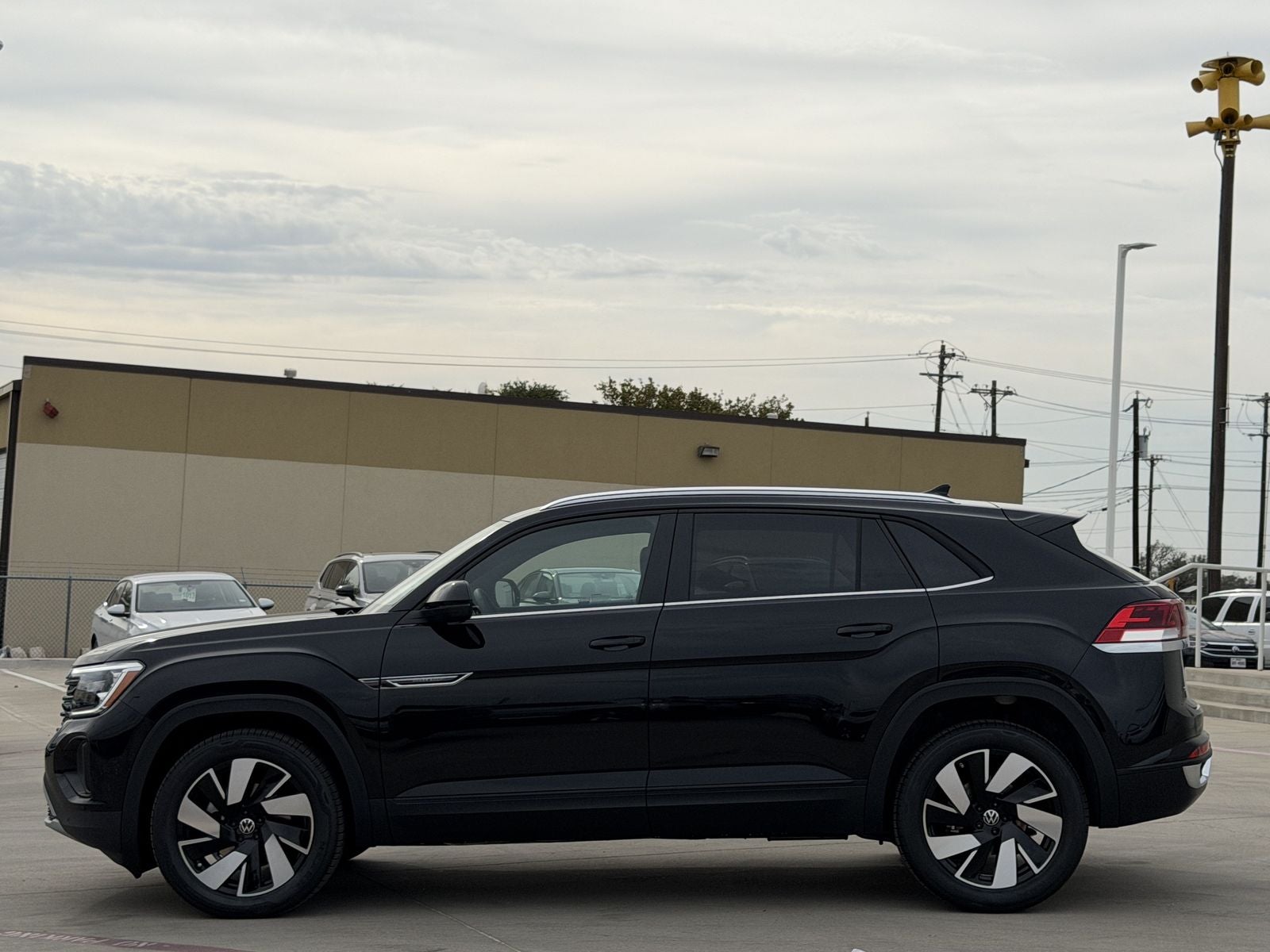 2026 Volkswagen Atlas Cross Sport 2.0T SE W/TECHNOLOGY