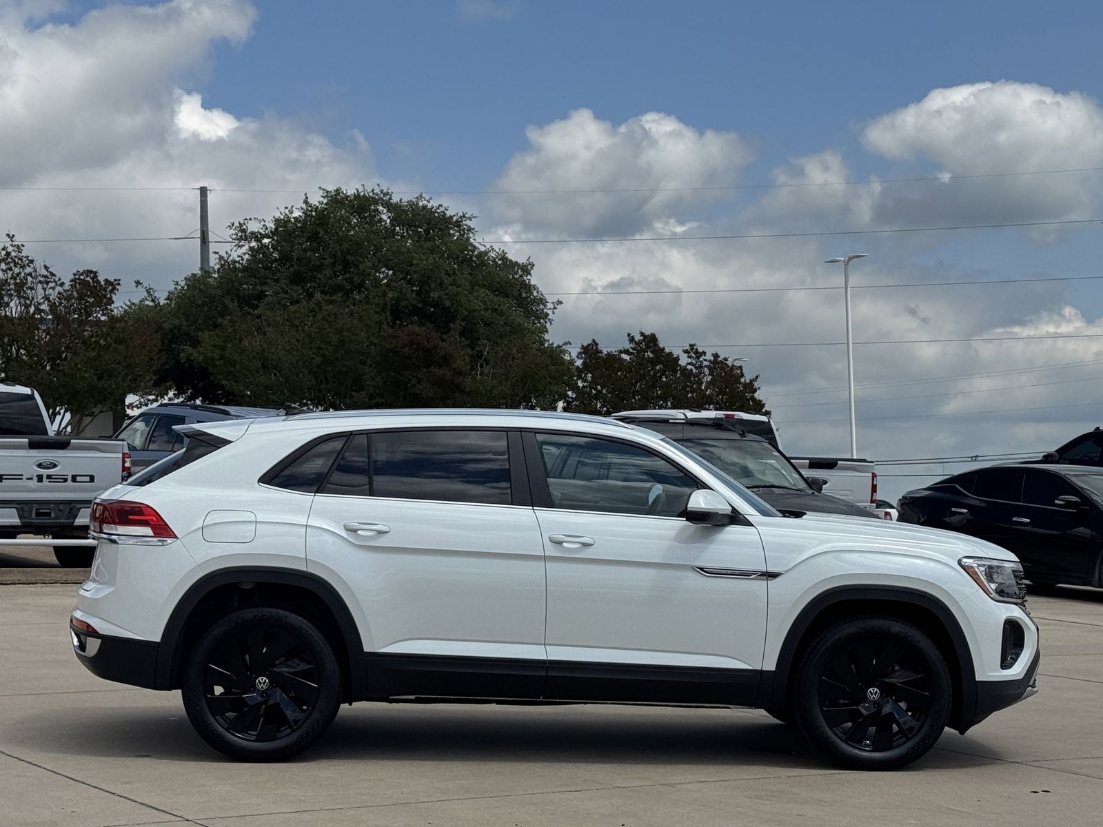 2026 Volkswagen Atlas Cross Sport 2.0T SE W/TECHNOLOGY