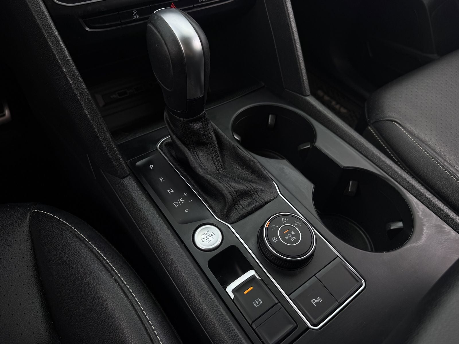 2021 Volkswagen Atlas 3.6L V6 SE w/Technology R-Line