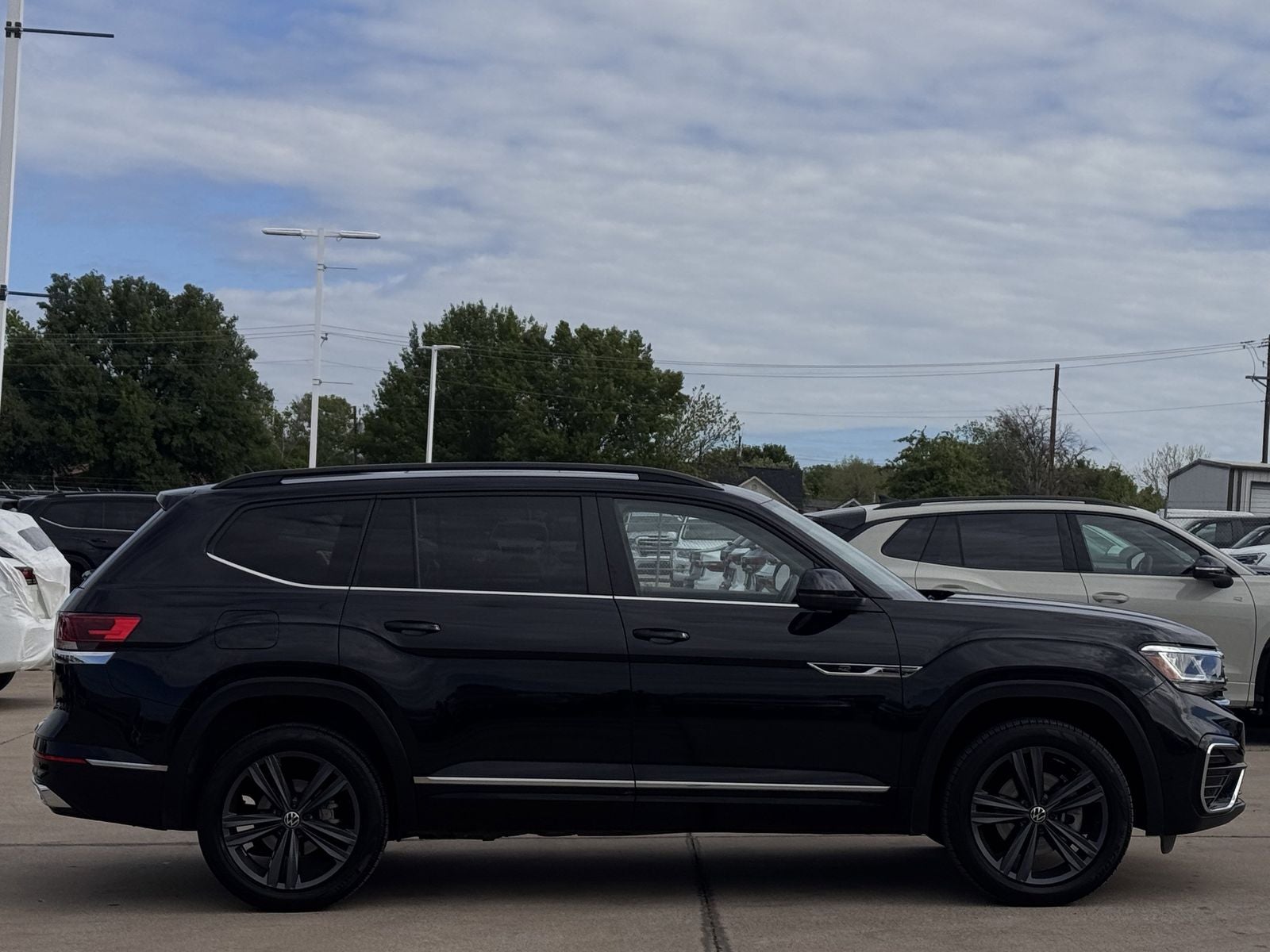 2021 Volkswagen Atlas 3.6L V6 SE w/Technology R-Line