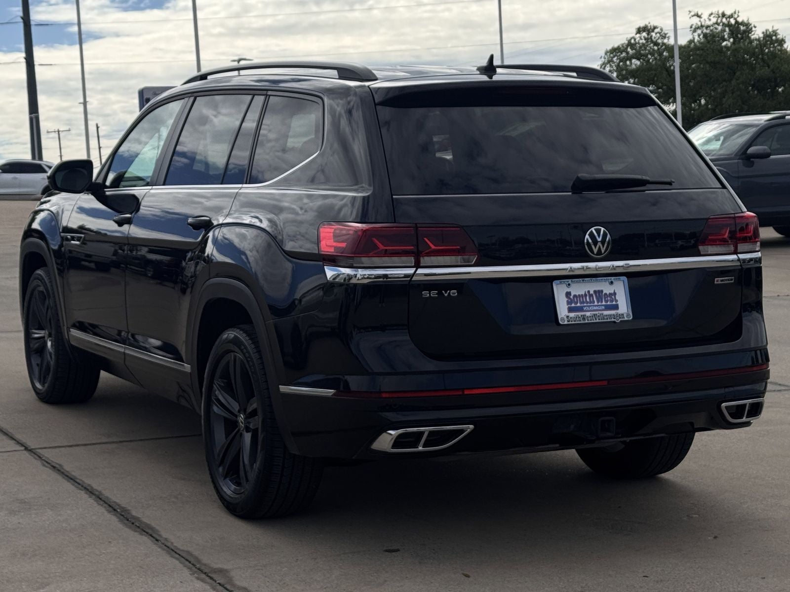 2021 Volkswagen Atlas 3.6L V6 SE w/Technology R-Line