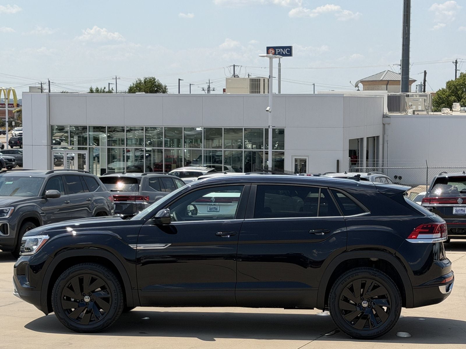 2026 Volkswagen Atlas Cross Sport 2.0T SE W/TECHNOLOGY