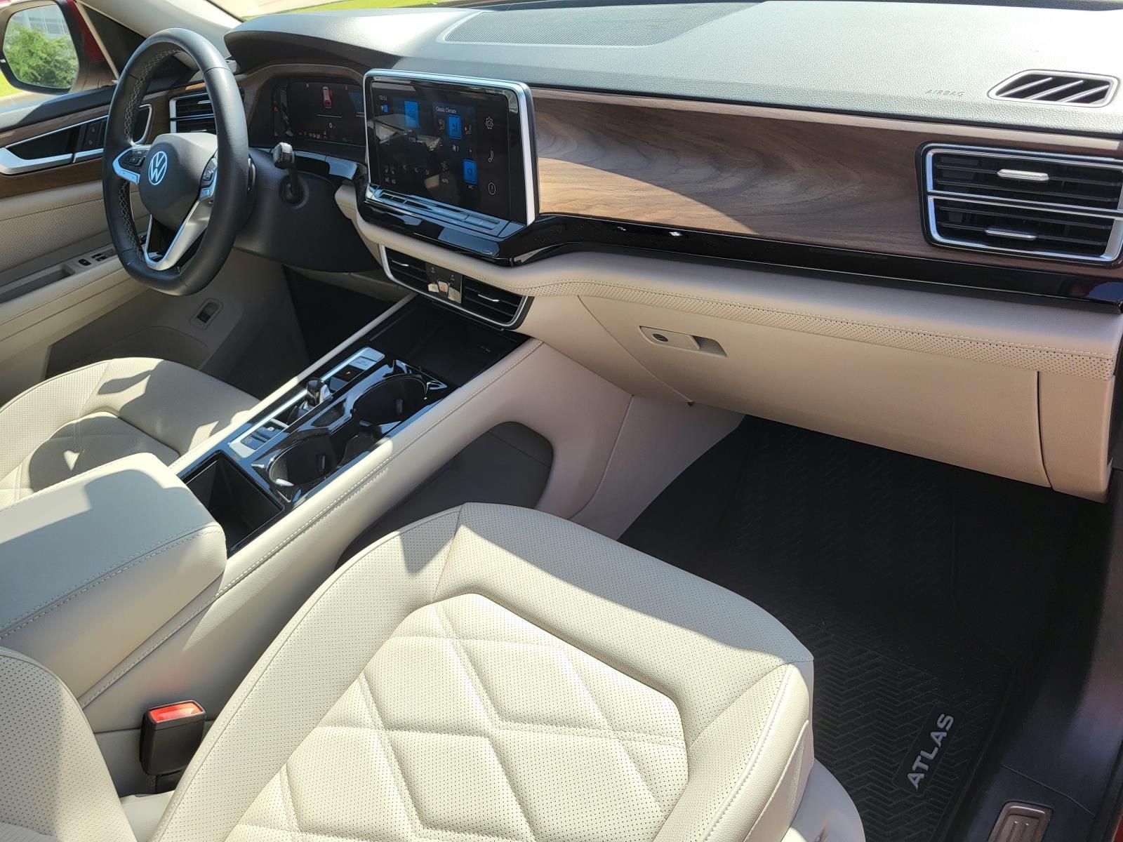 2024 Volkswagen Atlas 2.0T SE w/Technology