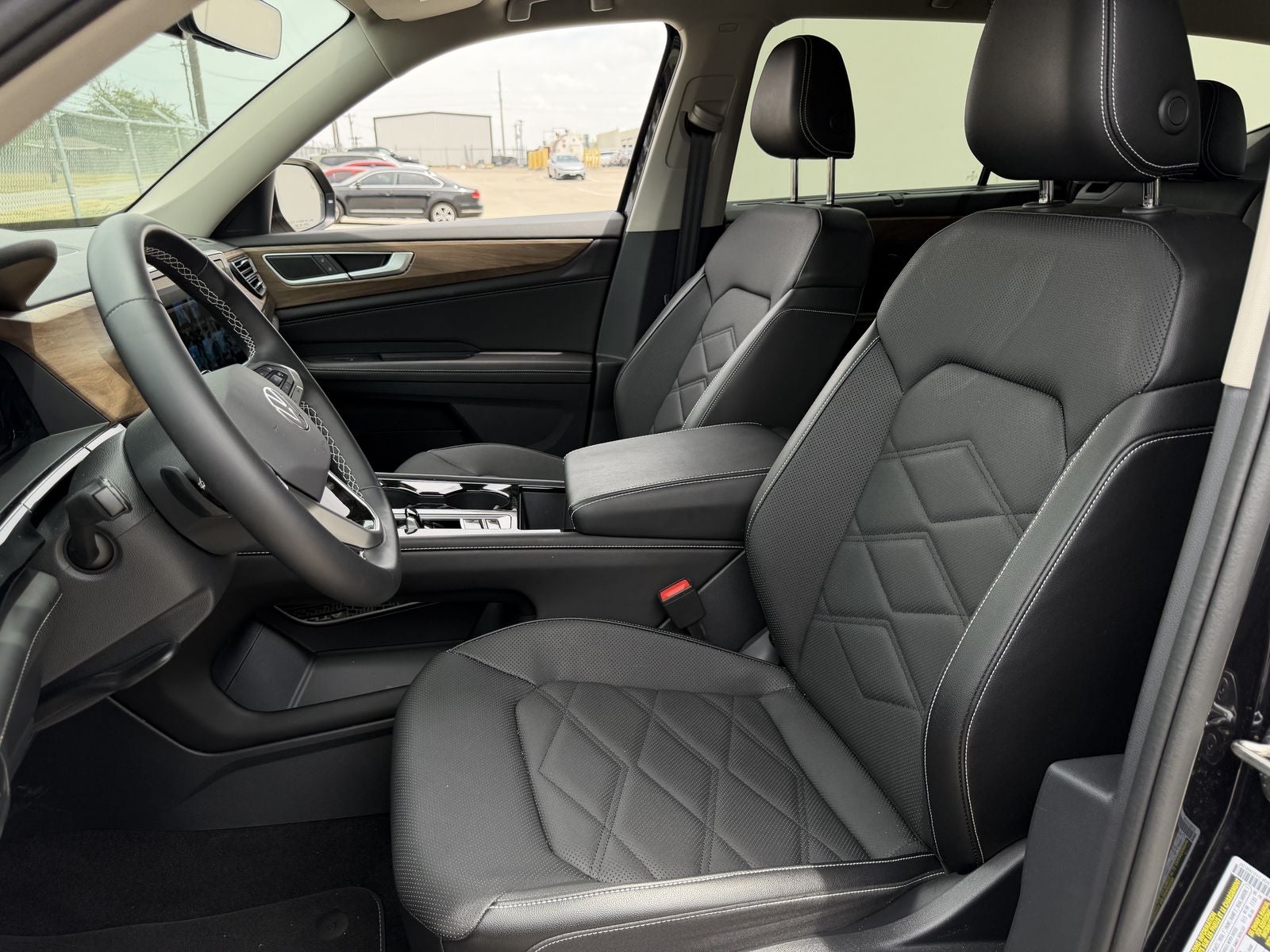 2024 Volkswagen Atlas SE w/Tech - Photo 24