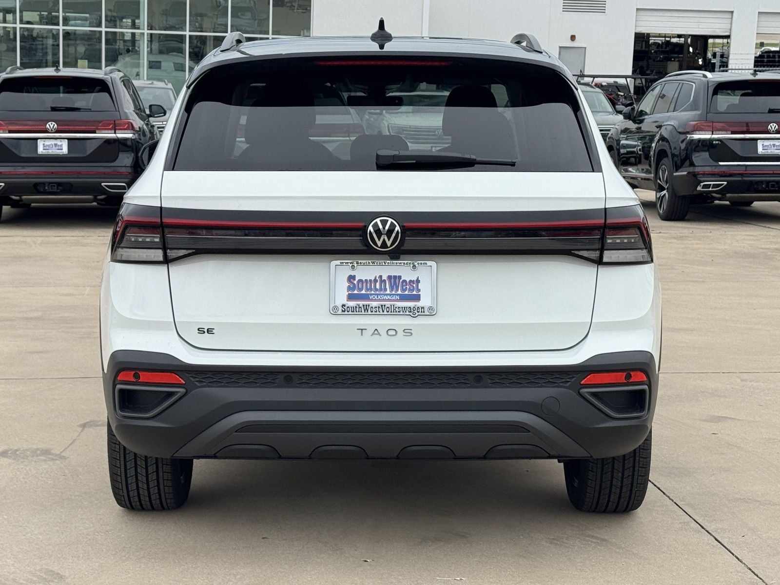 2026 Volkswagen Taos 1.5T SE Black