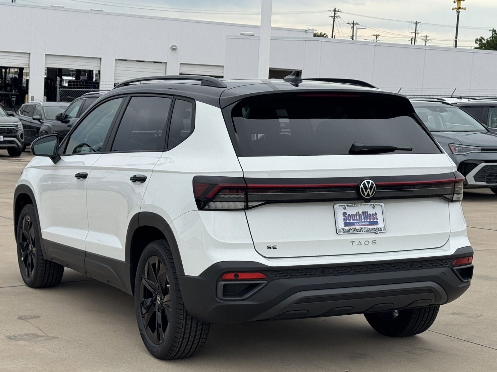 2026 Volkswagen Taos 1.5T SE Black