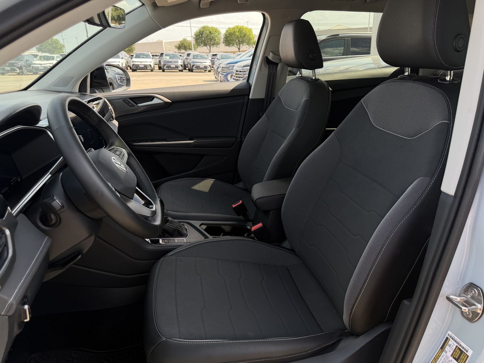 2026 Volkswagen Taos 1.5T SE Black
