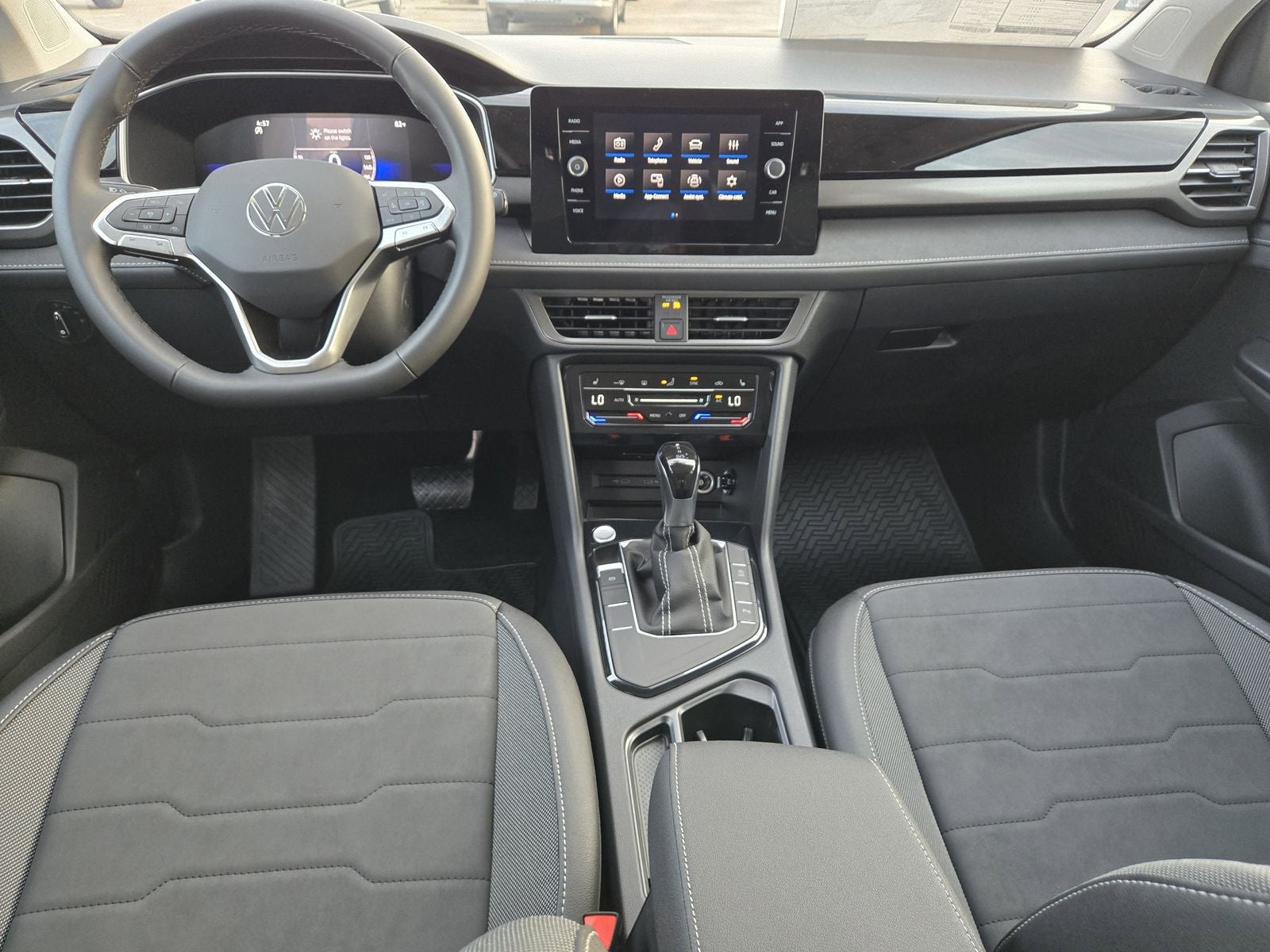 2026 Volkswagen Taos 1.5T SE Black