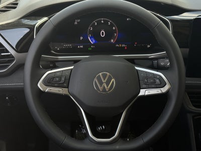 2026 Volkswagen Taos 1.5T SE Black