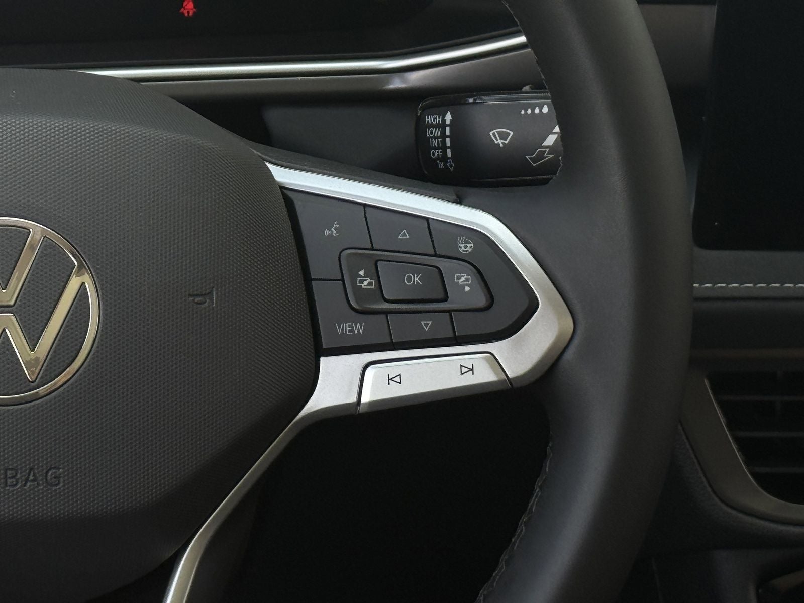 2026 Volkswagen Taos 1.5T SE Black