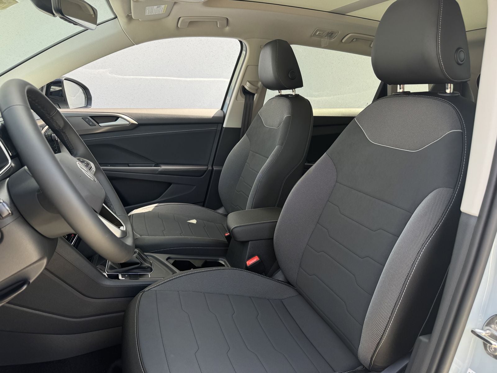 2026 Volkswagen Taos 1.5T SE Black