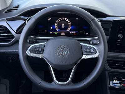 2026 Volkswagen Taos 1.5T SE Black