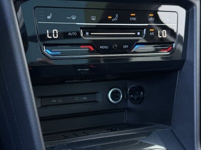 2026 Volkswagen Taos 1.5T SE Black