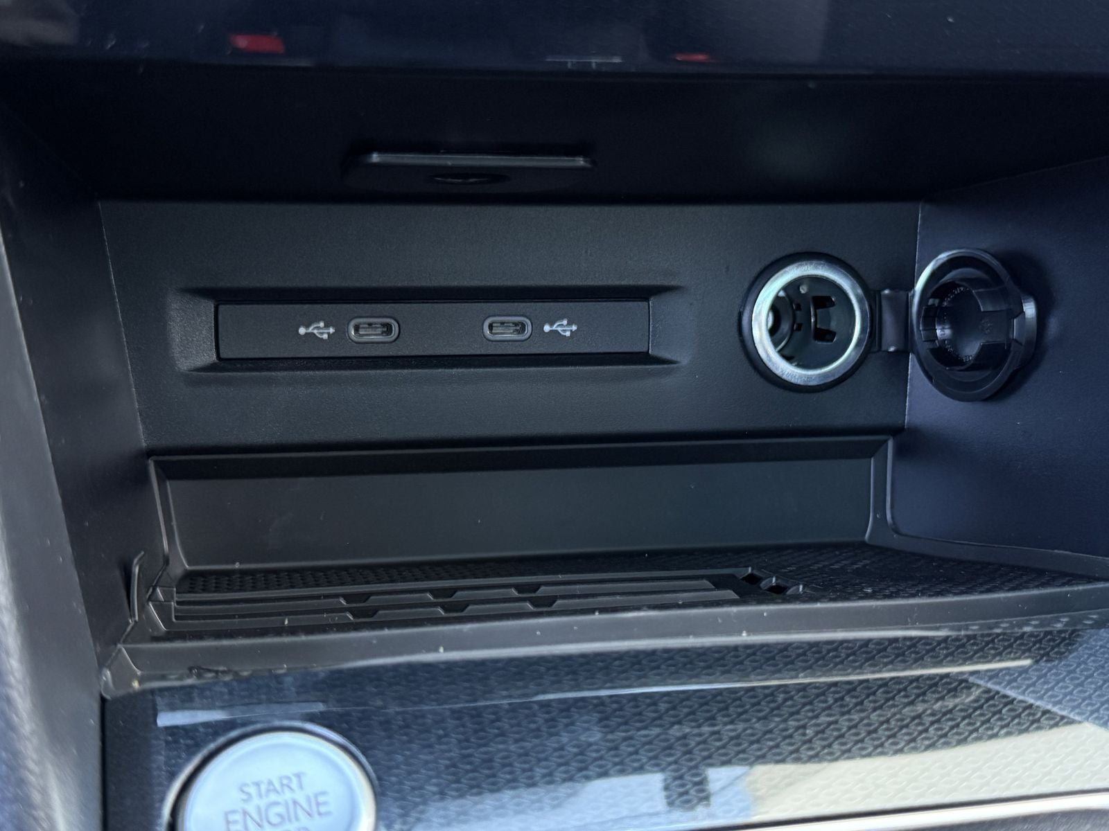 2026 Volkswagen Taos 1.5T SE Black