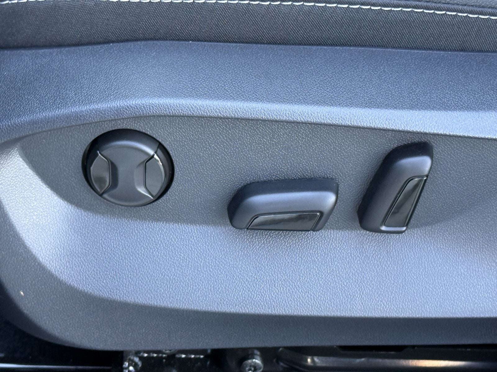 2026 Volkswagen Taos 1.5T SE Black