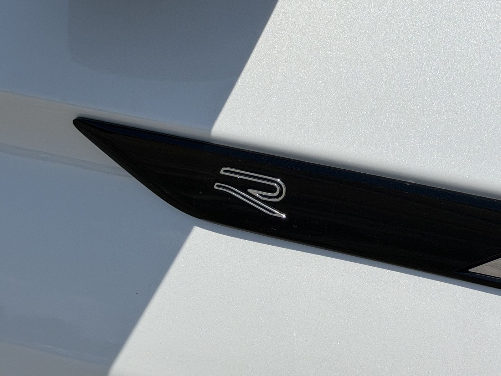 2024 Volkswagen Tiguan 2.0T SEL R-Line