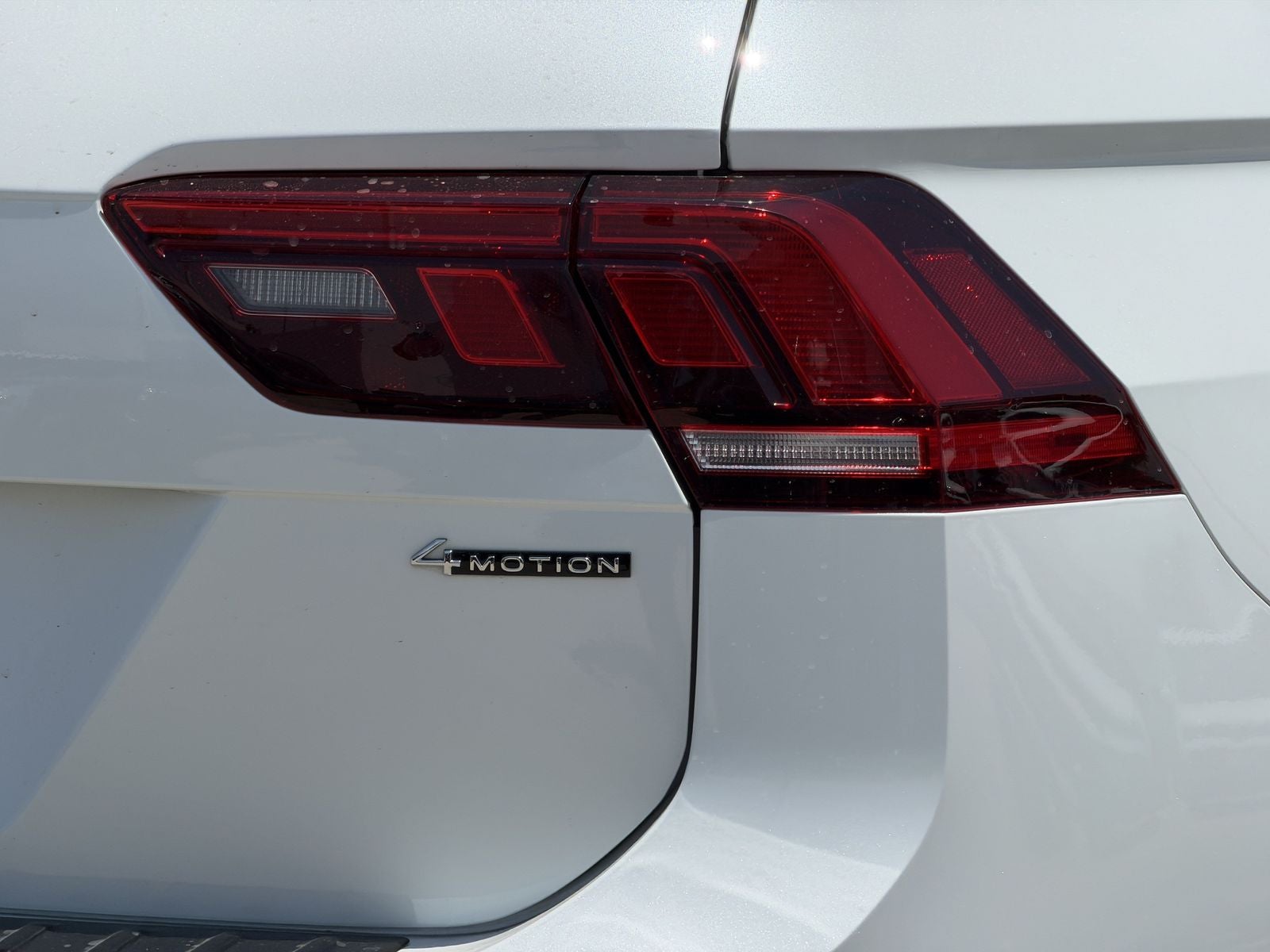 2024 Volkswagen Tiguan 2.0T SEL R-Line