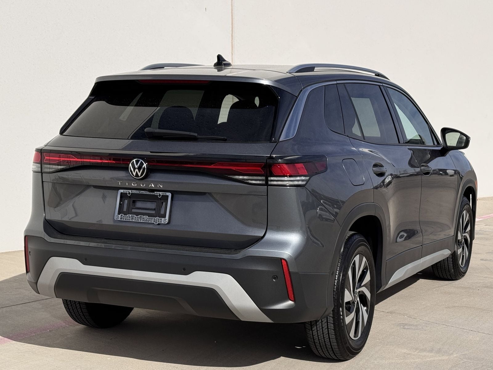 2025 Volkswagen Tiguan 2.0T S