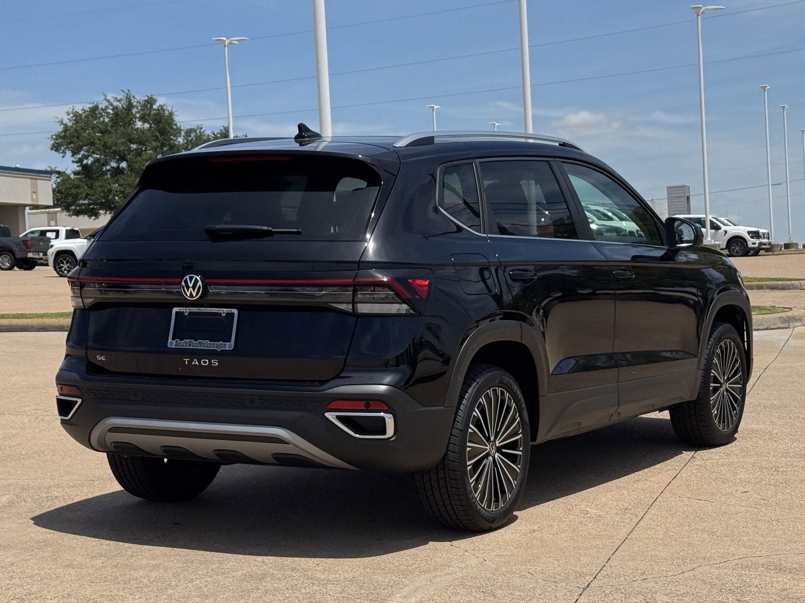 2025 Volkswagen Taos 1.5T SE