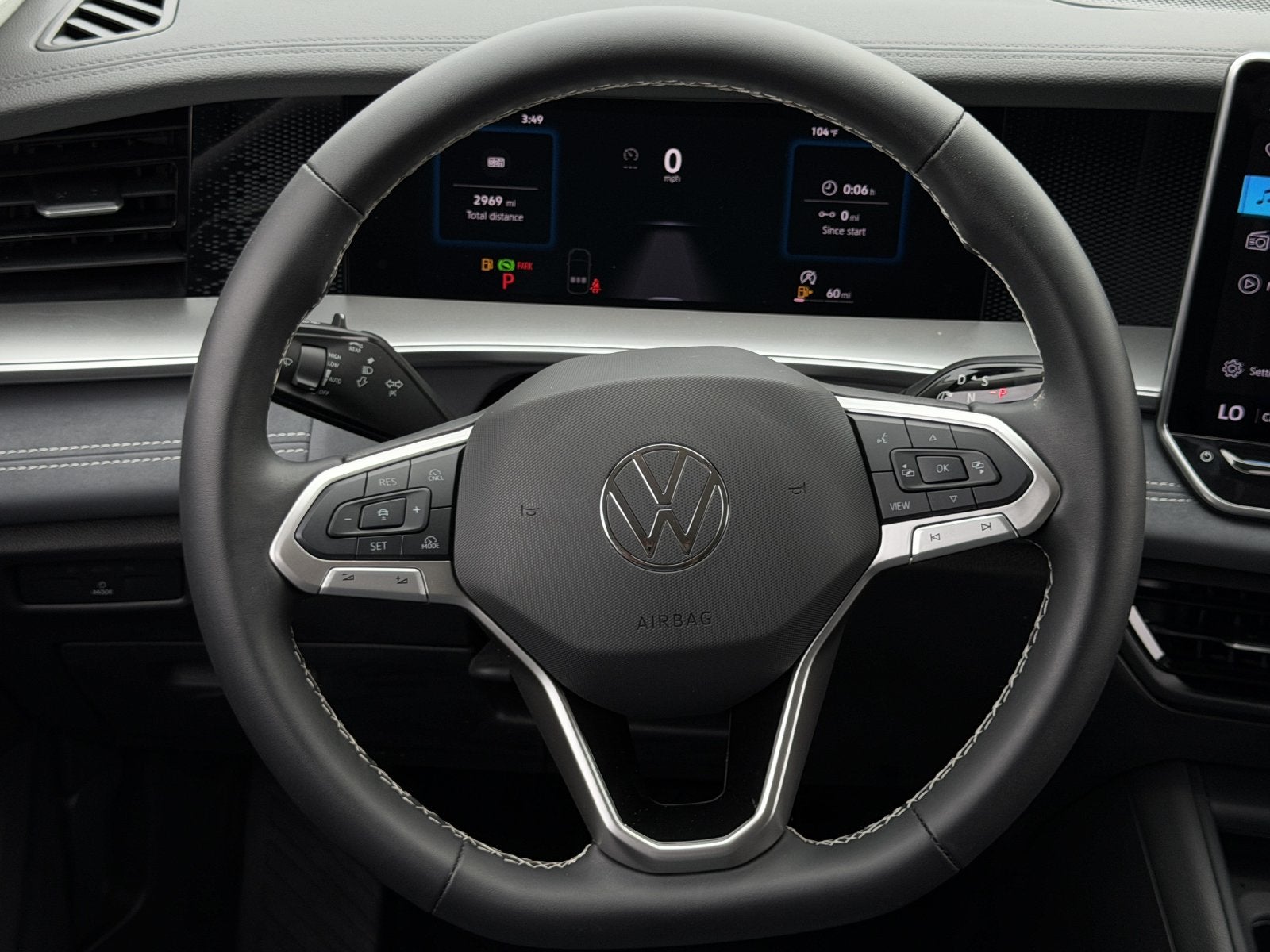 2025 Volkswagen Tiguan 2.0T SE