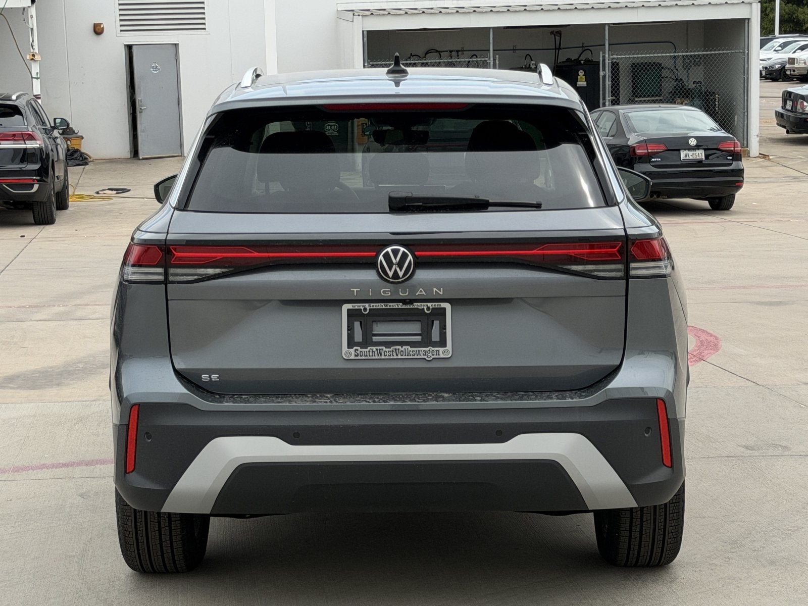 2025 Volkswagen Tiguan 2.0T SE