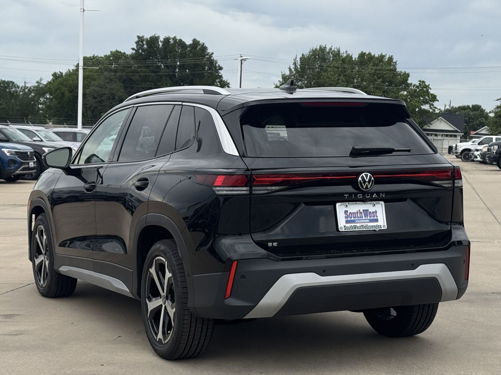 2026 Volkswagen Tiguan 2.0T SE