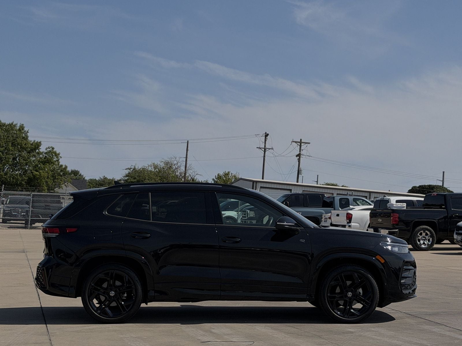 2026 Volkswagen Tiguan 2.0T SE R-Line Black