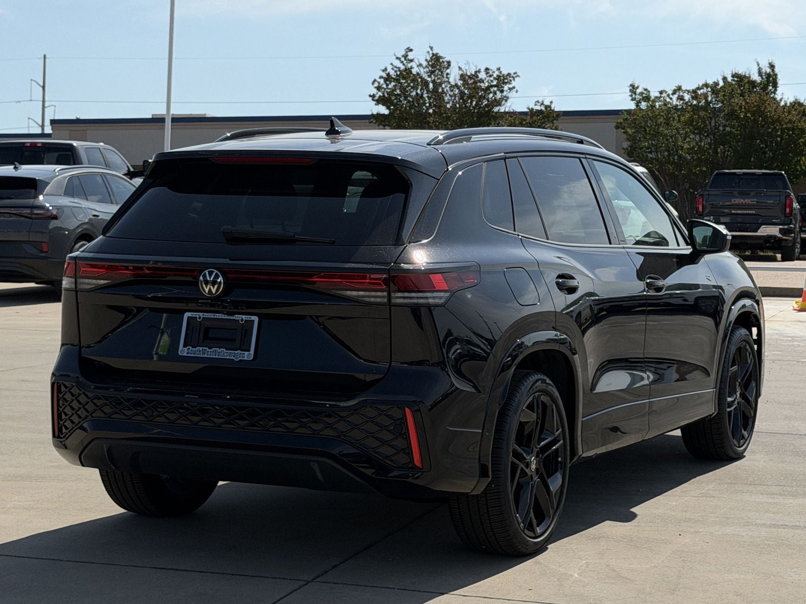 2026 Volkswagen Tiguan 2.0T SE R-Line Black