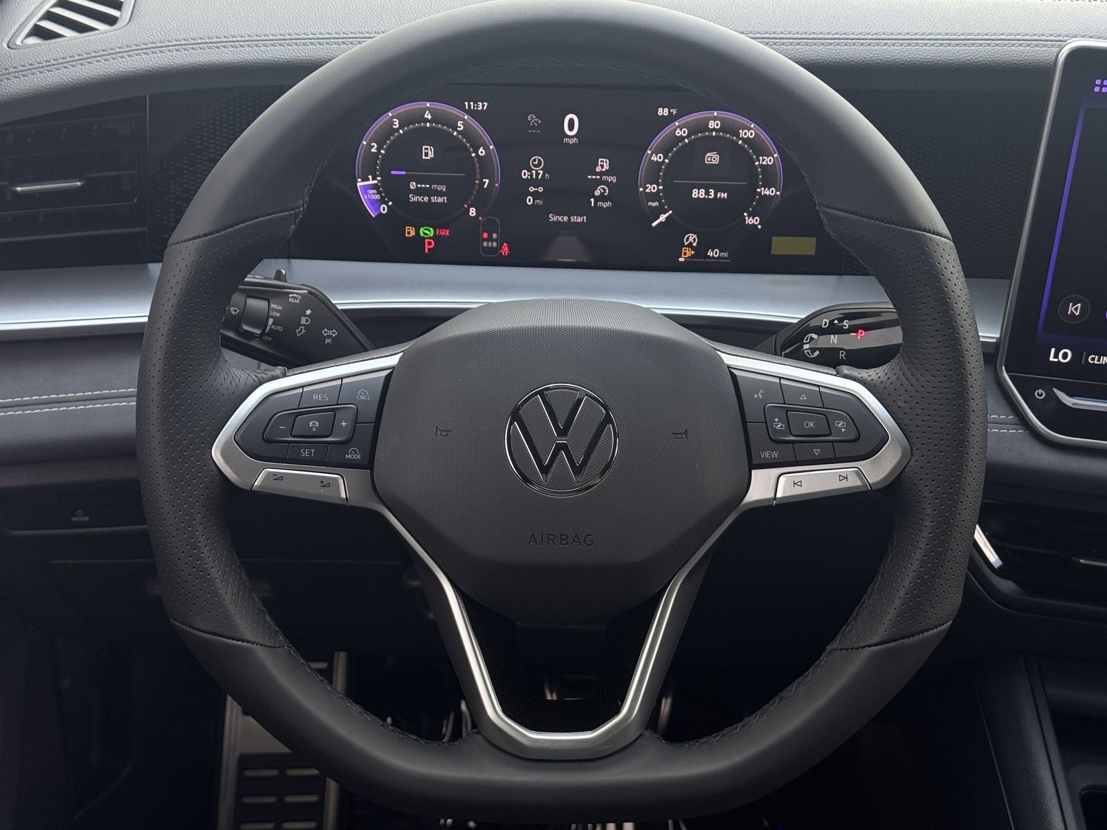 2026 Volkswagen Tiguan 2.0T SE R-Line Black