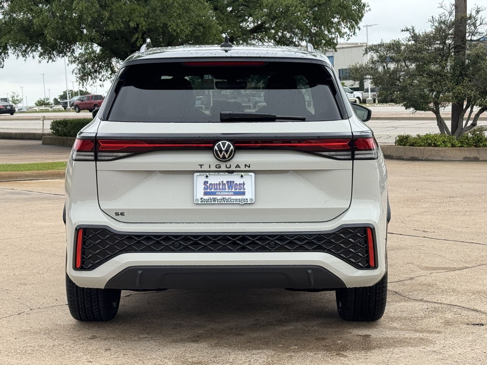 2026 Volkswagen Tiguan 2.0T SE R-Line Black