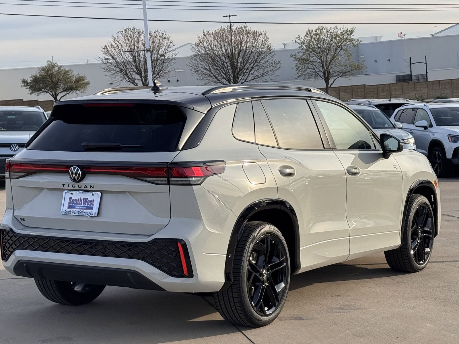 2026 Volkswagen Tiguan 2.0T SE R-Line Black