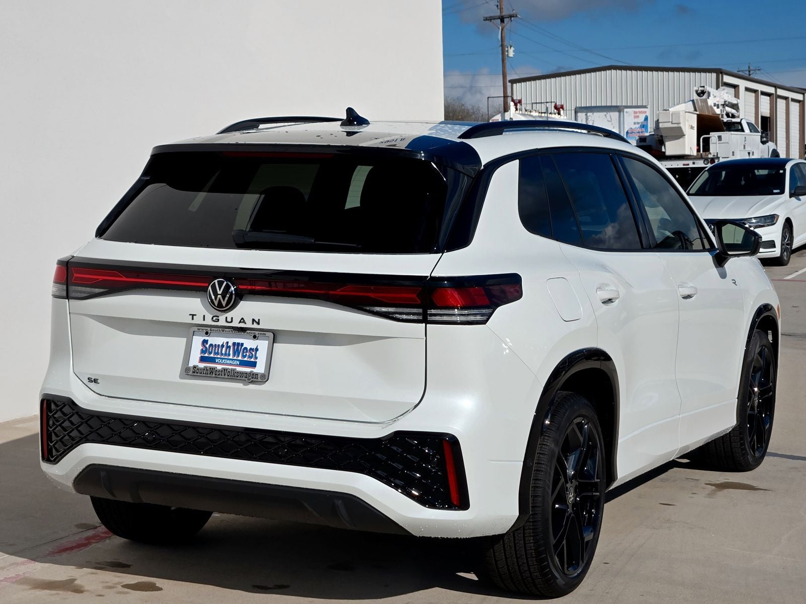 2026 Volkswagen Tiguan 2.0T SE R-Line Black