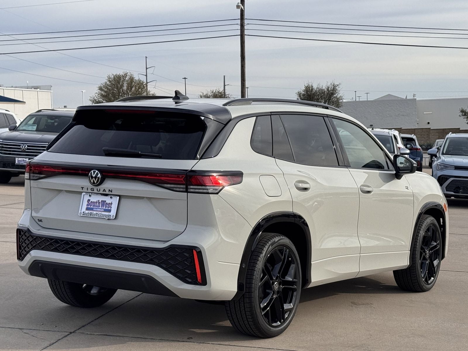 2026 Volkswagen Tiguan 2.0T SE R-Line Black