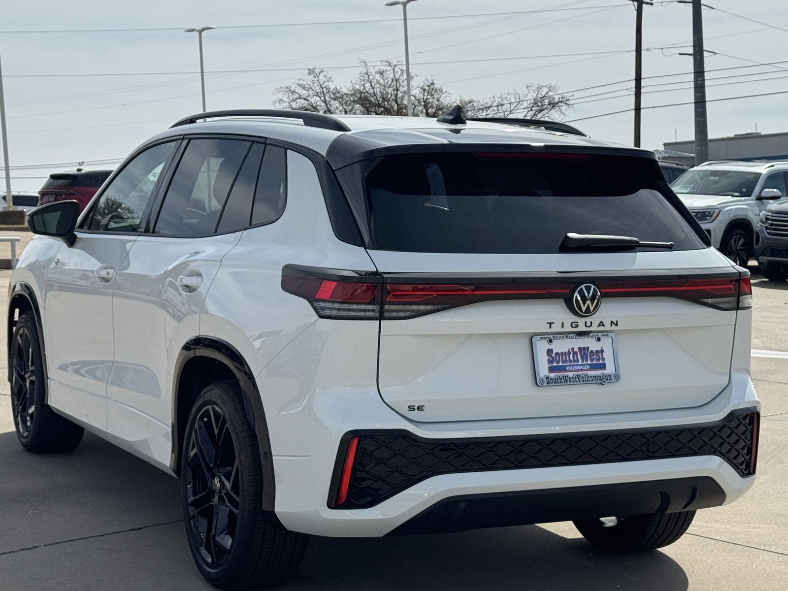 2026 Volkswagen Tiguan 2.0T SE R-Line Black