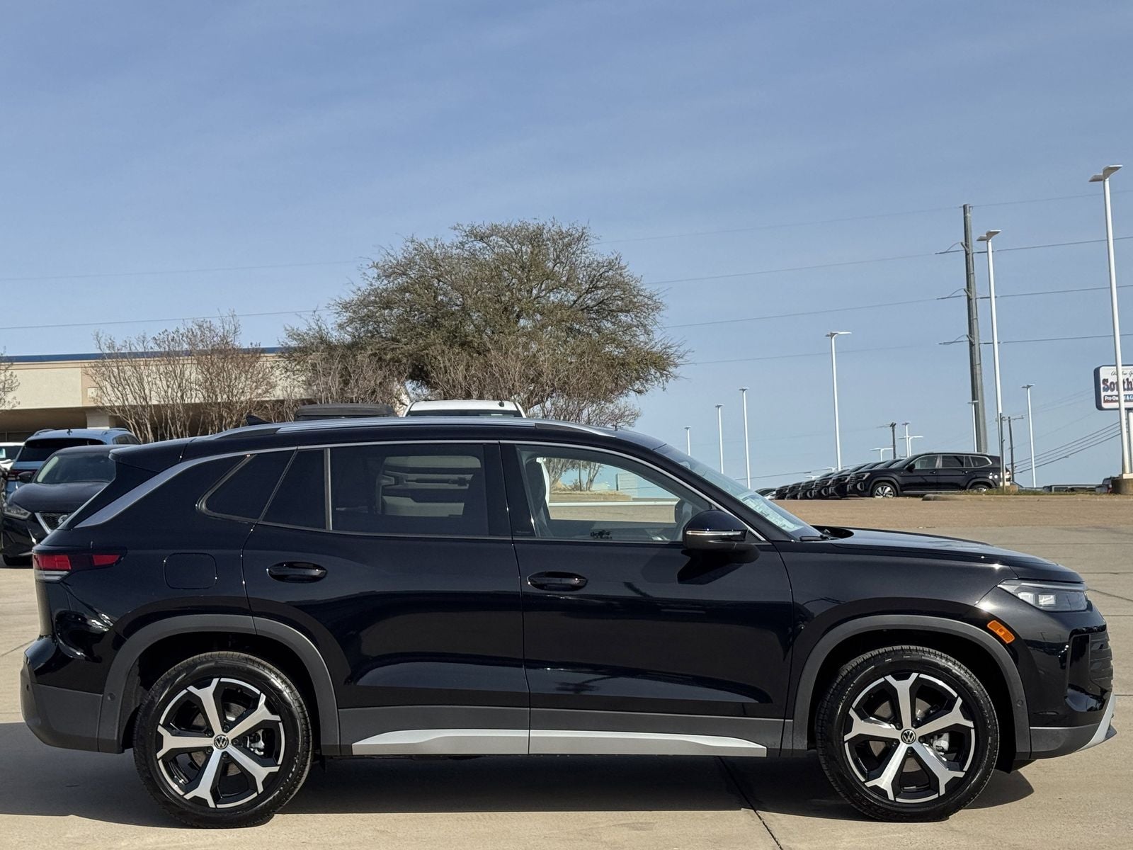 2026 Volkswagen Tiguan 2.0T SE