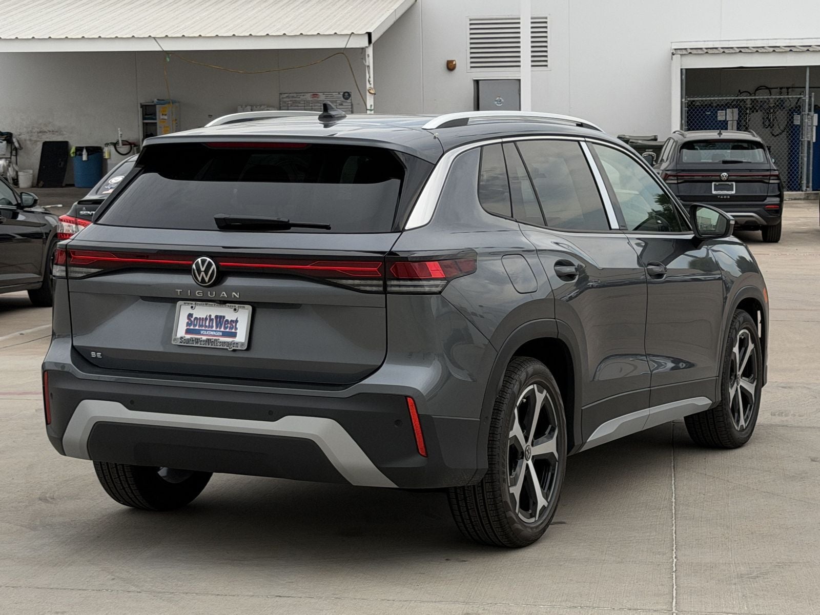 2026 Volkswagen Tiguan 2.0T SE