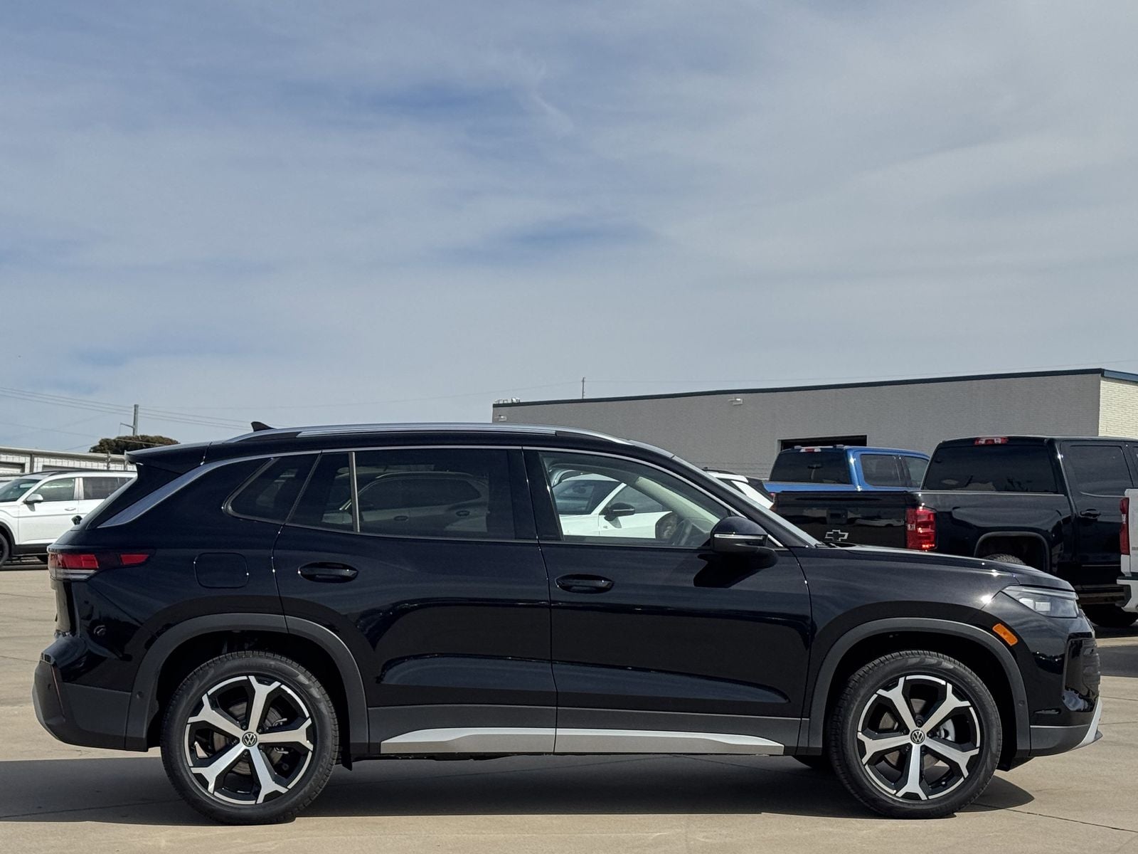 2026 Volkswagen Tiguan 2.0T SE