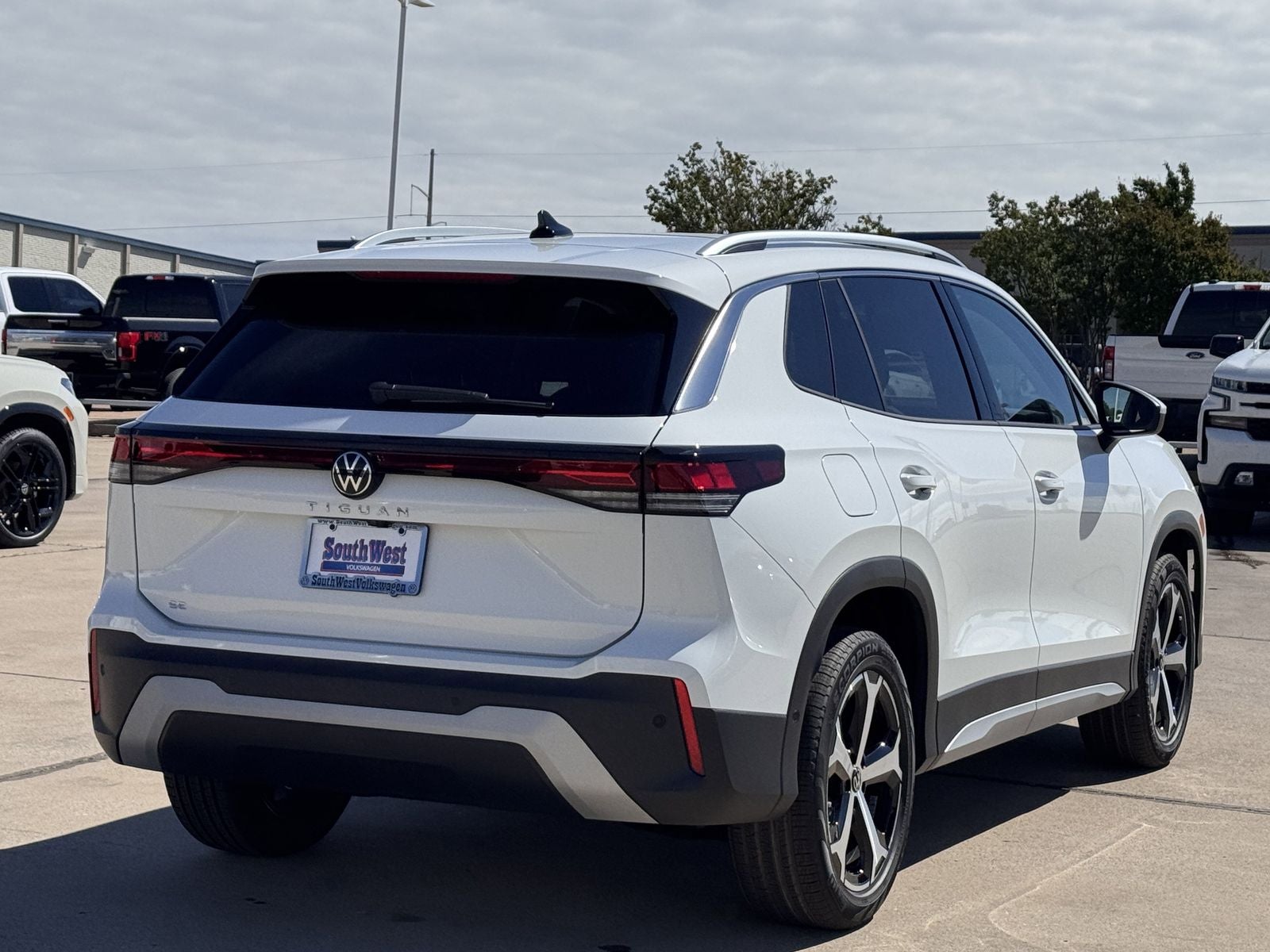 2026 Volkswagen Tiguan 2.0T SE