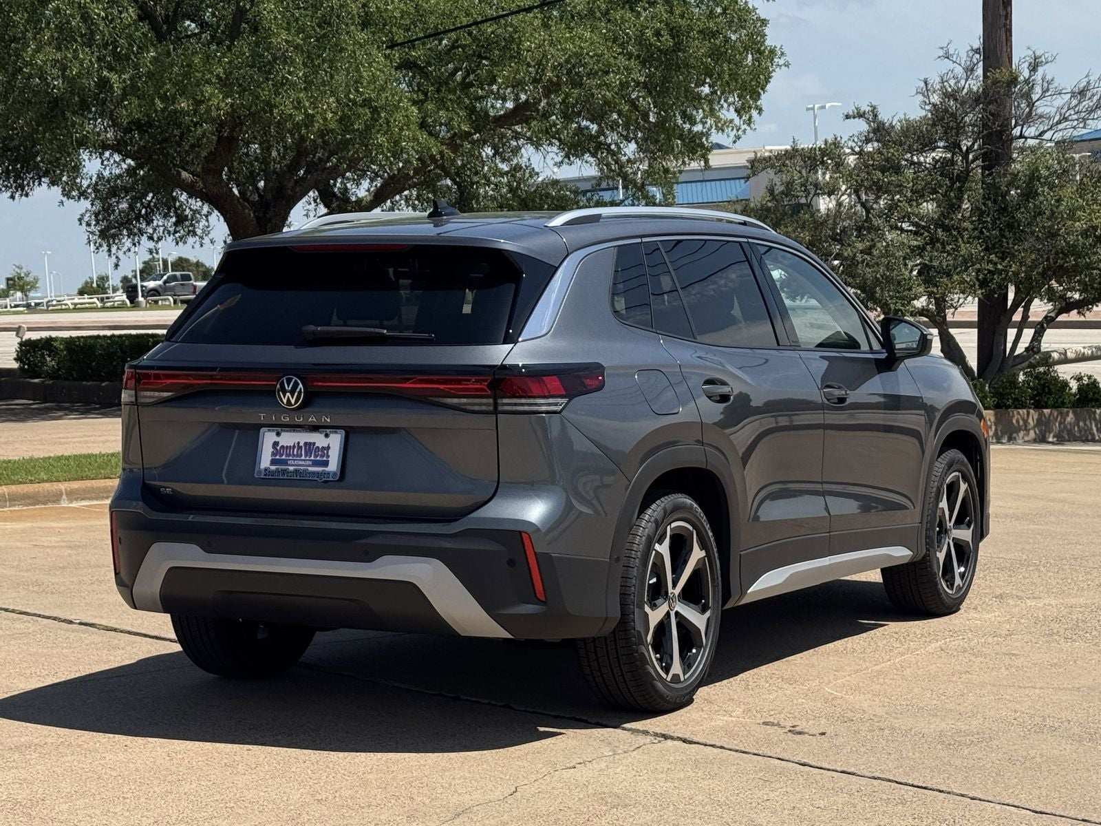 2026 Volkswagen Tiguan 2.0T SE